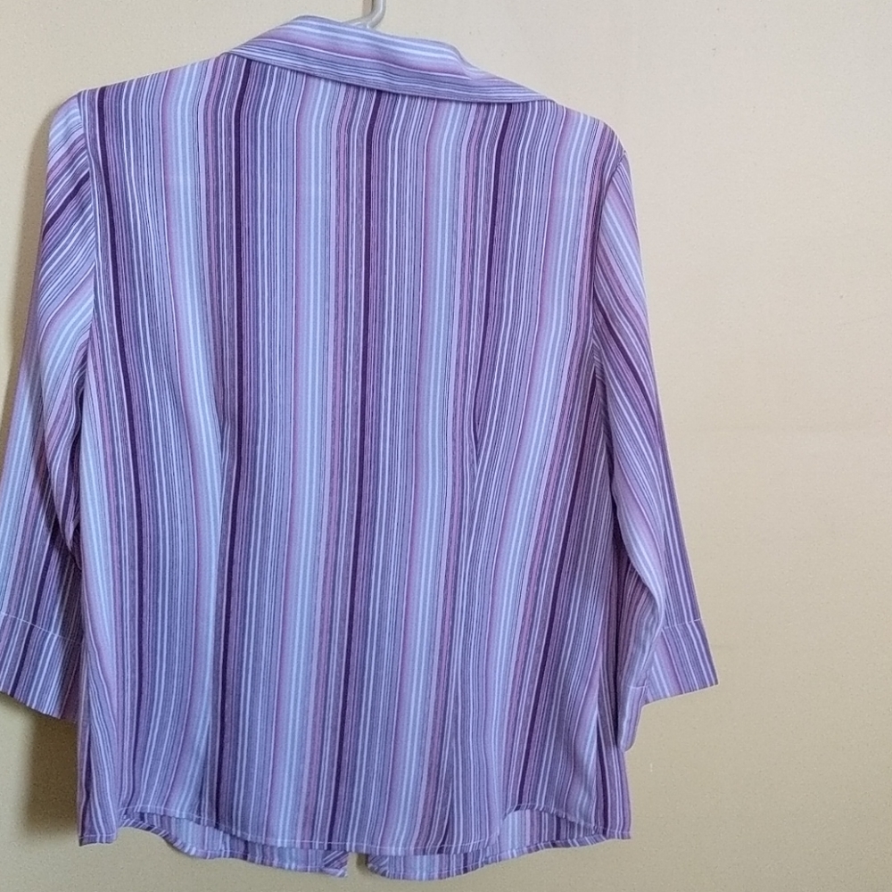 Blouse - Picture 2 of 3